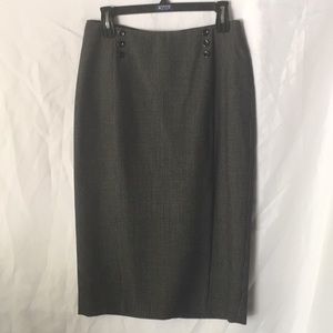 Back slit skirt with micro polkadots
